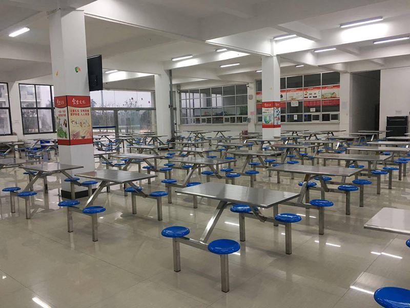 食堂地面用什么防滑材料好？學校食堂改